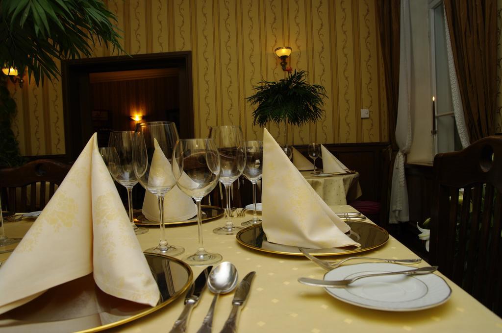 Pensjonat - Restauracja Zolty Domek Щецінек Екстер'єр фото